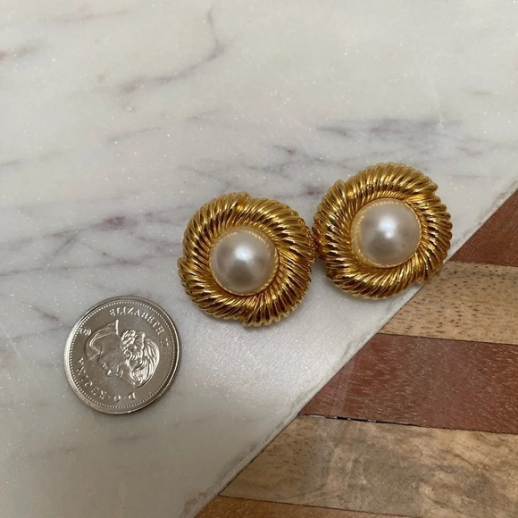 Vintage - 1980s Gold and Faux Pearl Clip-on Earrings - Picture 3 of 3